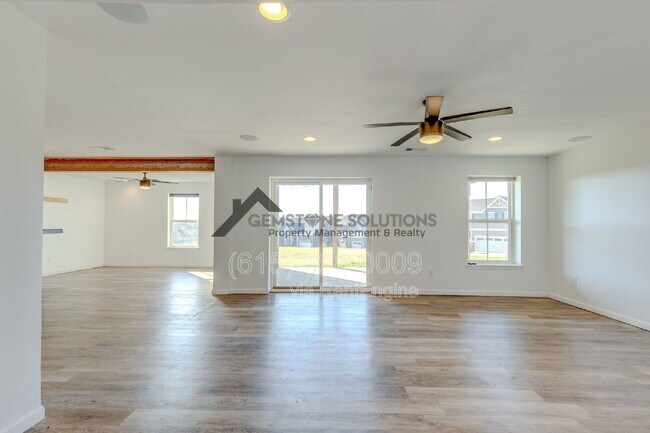 Building Photo - 2704 Orleans Dr