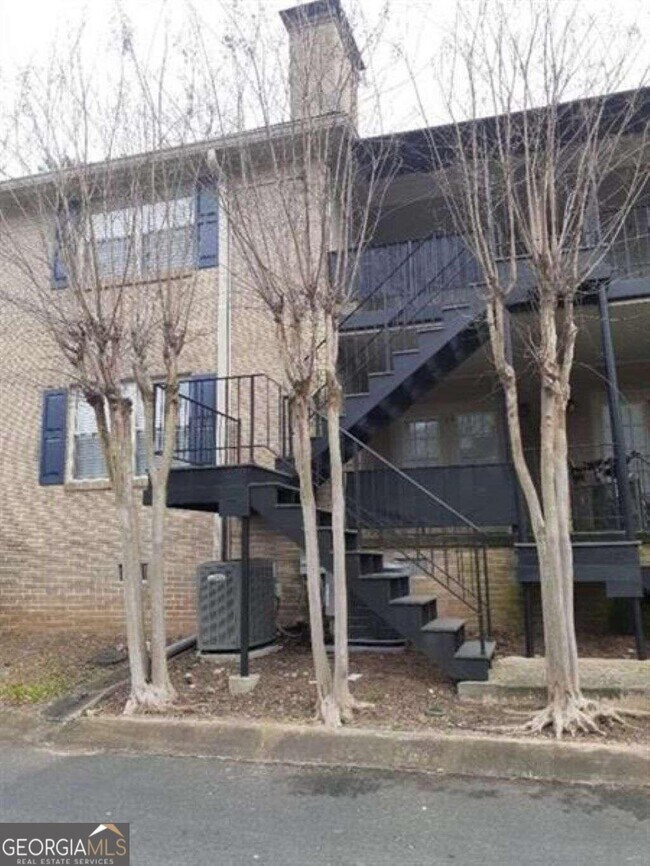Building Photo - 750 Dalrymple Rd
