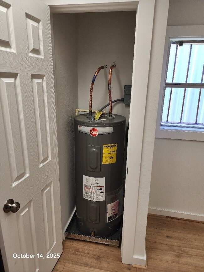 Building Photo - 1301 N Avenue H