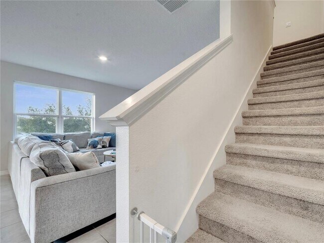 Building Photo - 417 Noble Ave