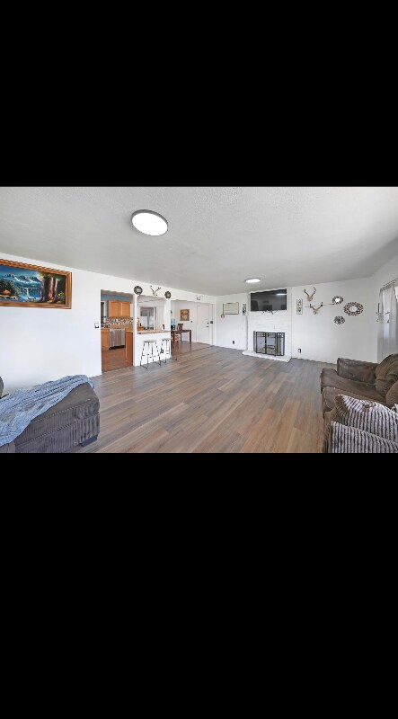 Building Photo - 453 N Newcomb St