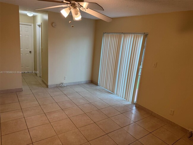 Building Photo - 4063 SW 51st St