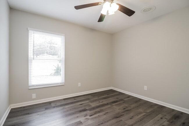 Building Photo - 1035 McKinnon Ave