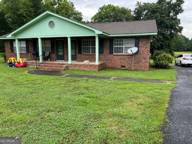 Primary Photo - 215 Wayside Rd