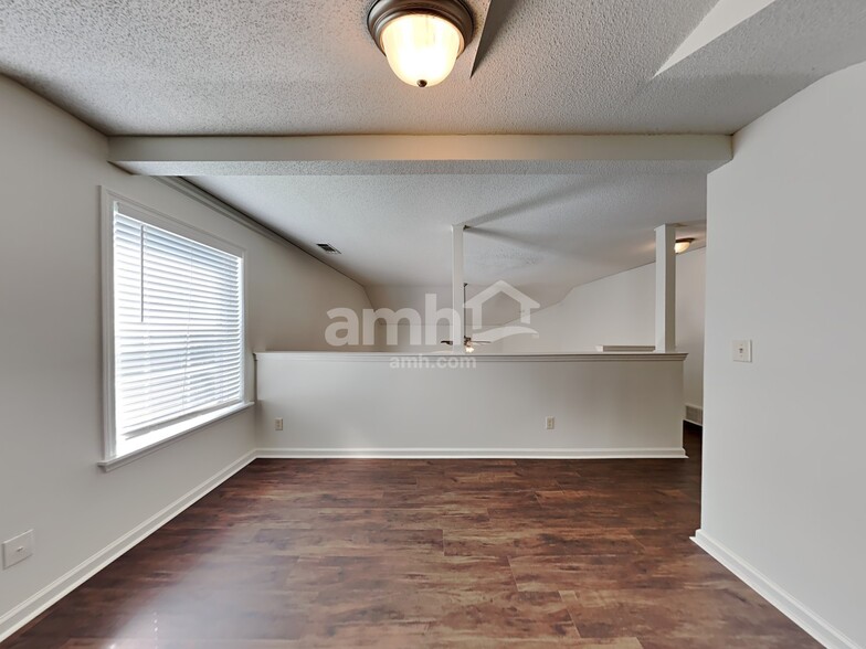 Building Photo - 6889 Show Boat Ln