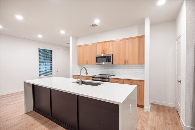 Building Photo - 2517 Appian Wy