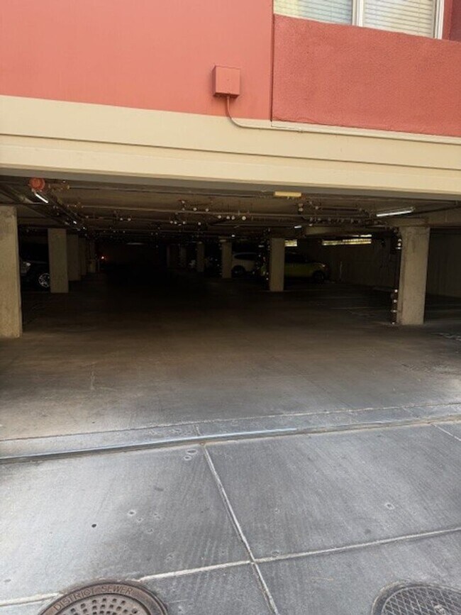 Building Photo - 63 E Agate Ave