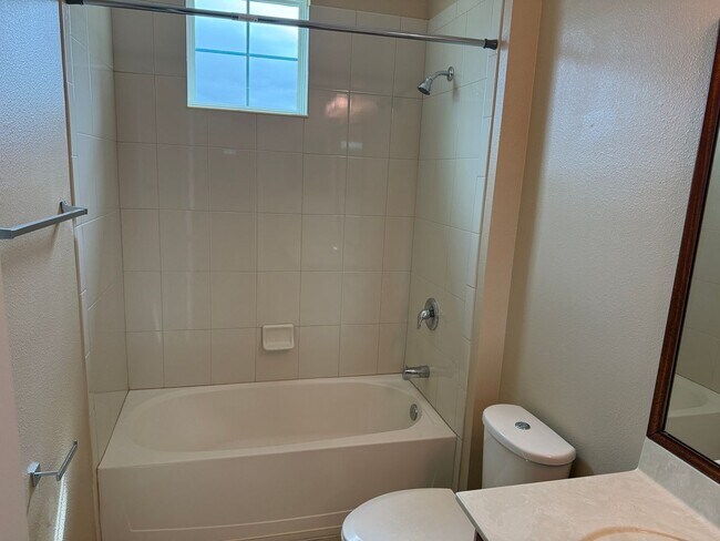 Building Photo - Gorgeous 5 bedrooms, 4 bath, 3 car garage single family home in Clermont