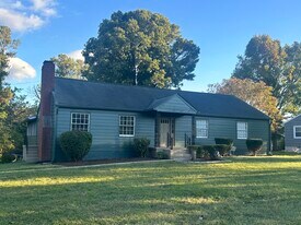 Building Photo - 3616 Riverview Dr