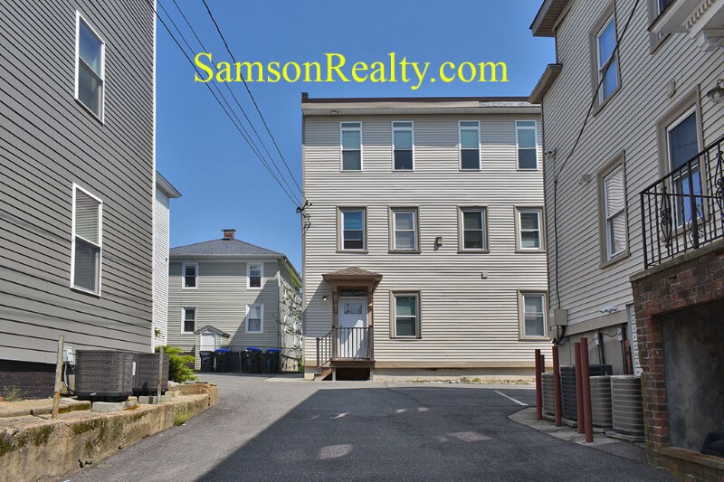 Building Photo - 14 Trenton St