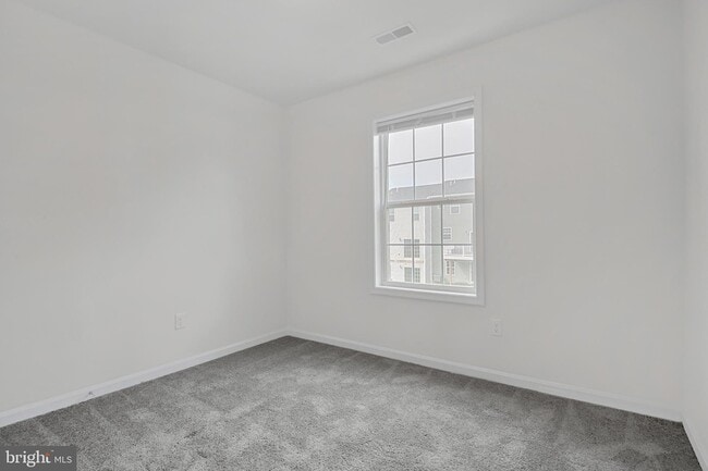Building Photo - 2801 Pinewood Ln