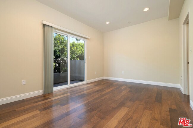 Building Photo - 4428 Fulton Ave