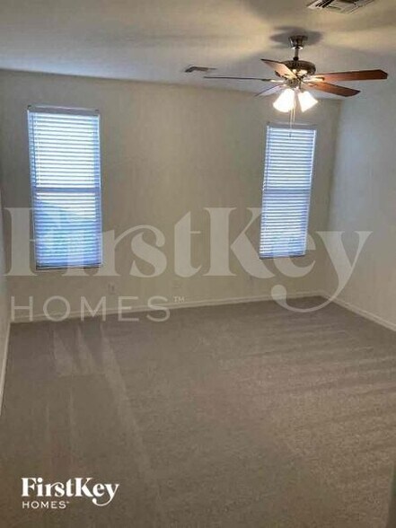 Building Photo - 29365 N 67th Dr