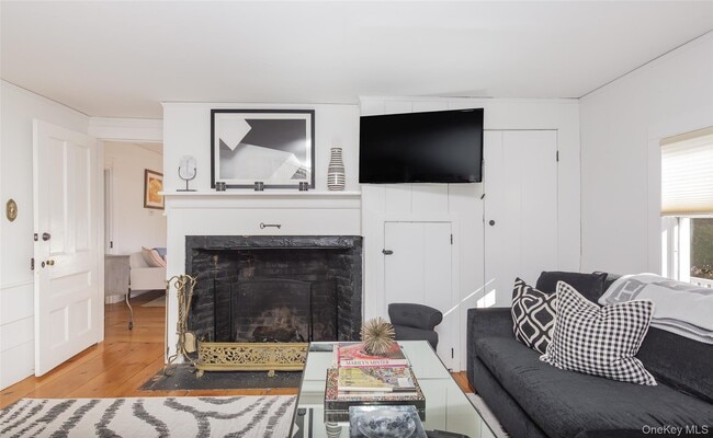 Building Photo - 78 Mecox Road