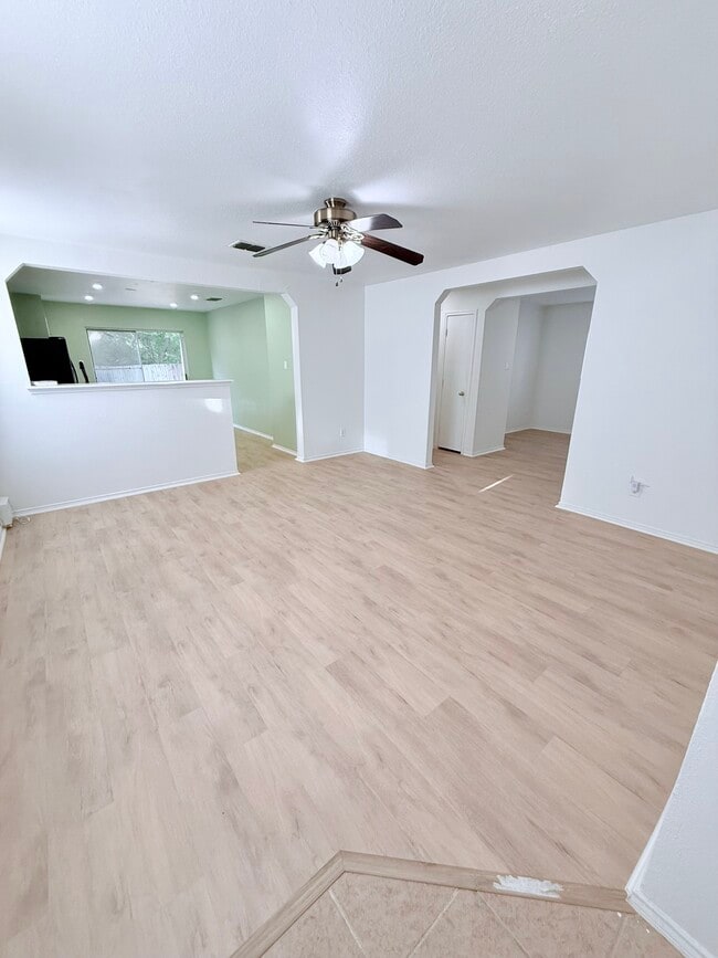 Building Photo - 9922 Kent Forest