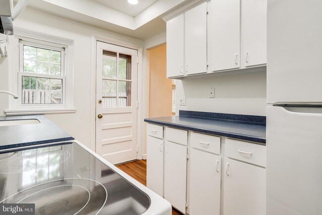 Building Photo - 2822 S Buchanan St