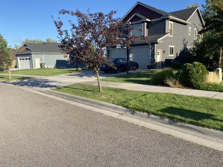 Street view - 323 Maroon Ct