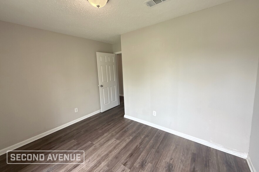 Building Photo - 7518 Canary Cir