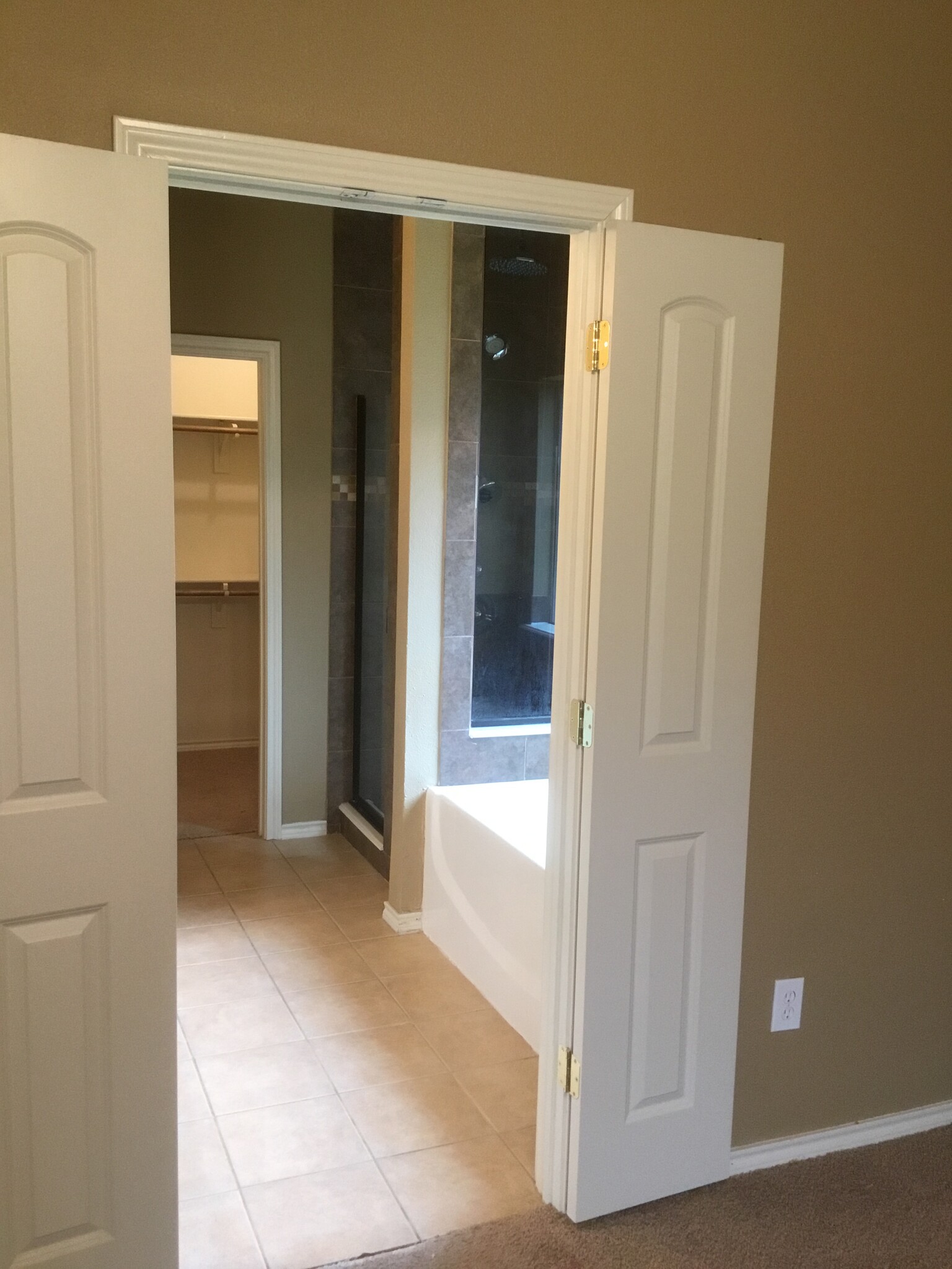 Building Photo - 502 Spring Dr