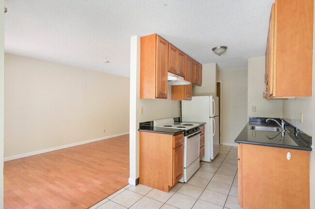 Building Photo - 2520 Hillegass Ave