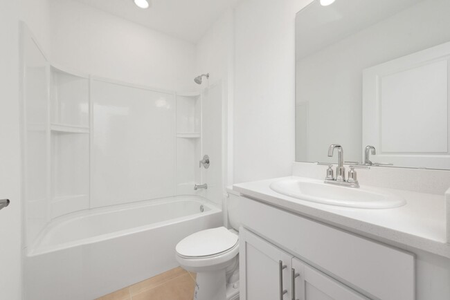 Building Photo - 4 Bedroom/2 Bath Home with WaterView in St...