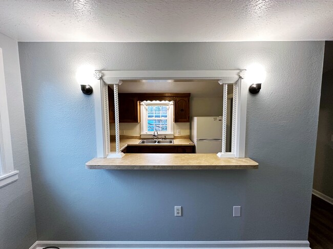 Breakfast bar - 164 W Wall St