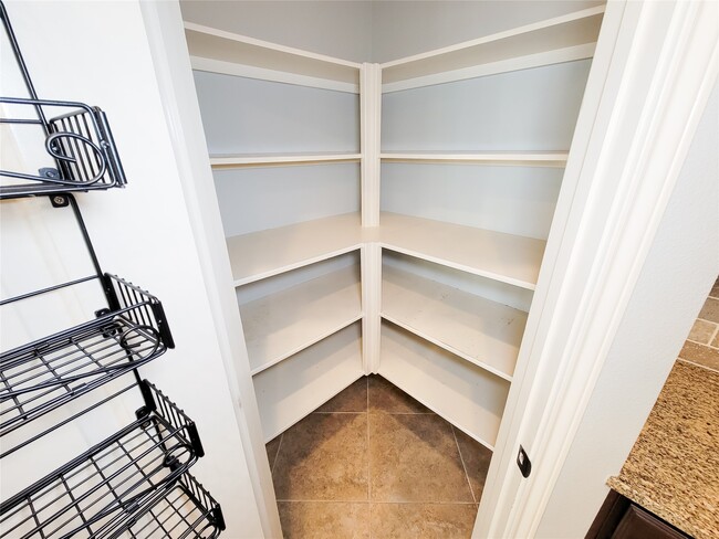 Building Photo - 106 Colina Vista Way