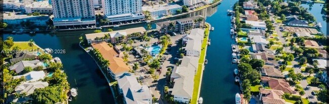 Building Photo - 440 Paradise Isle Blvd
