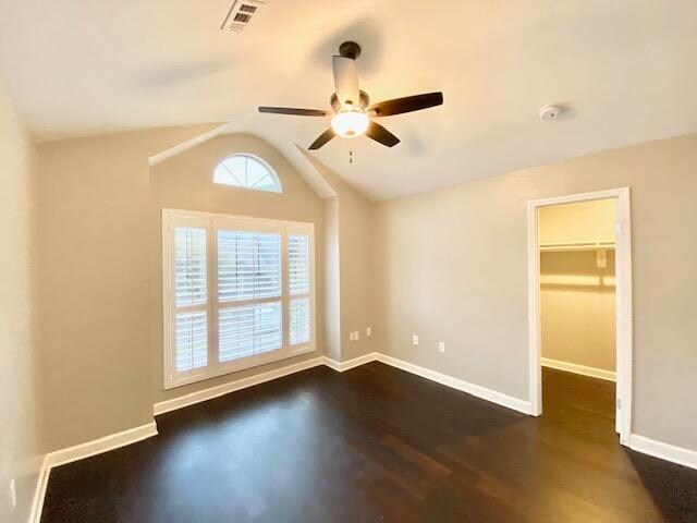 Building Photo - 213 Parkwood Cir