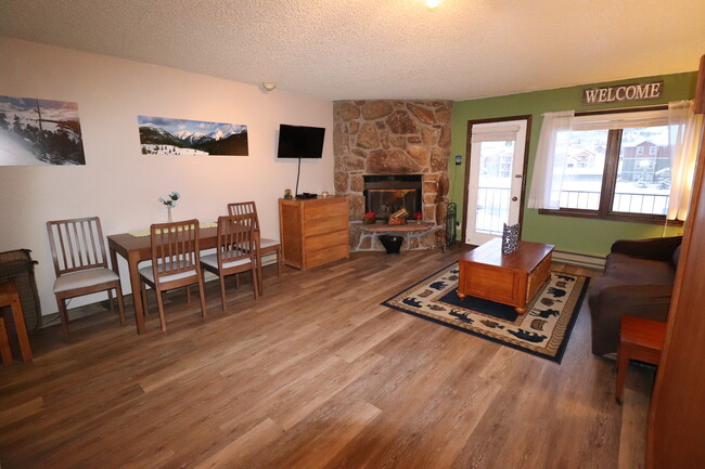 Spacious Living Area - 62927 US Hwy 40