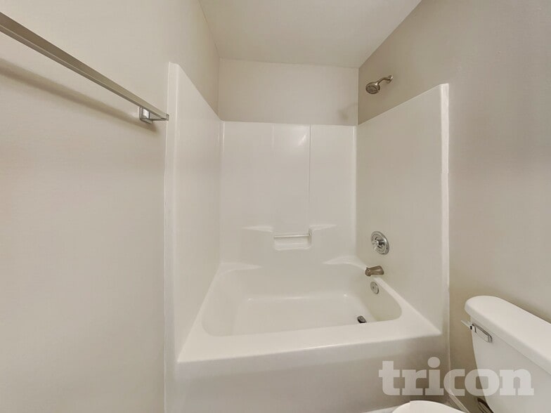 Building Photo - 4991 Astonshire Ln