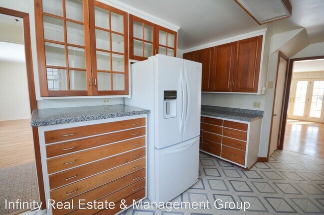 Building Photo - 3 br, 3 bath House - 1010 6th St SW