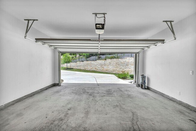 Building Photo - 1304 Brescia Walk