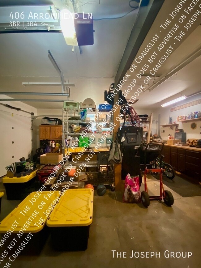 Building Photo - 406 Arrowhead Ln