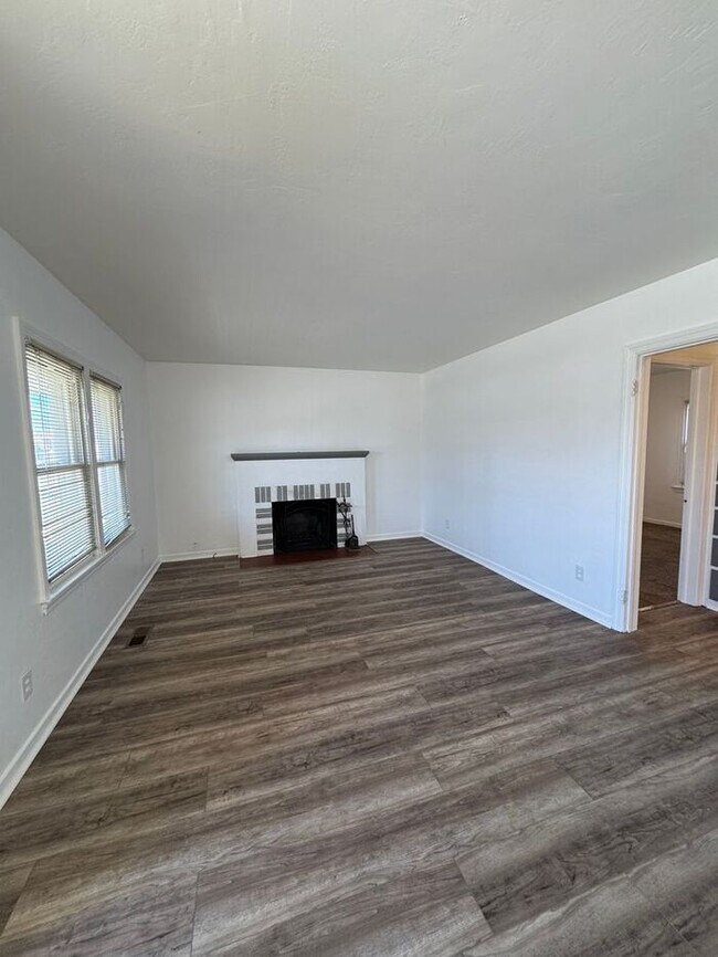 Building Photo - Charming, Updated Home in the Heart of Sparks – Clean, Comfortable & Move-In Ready!