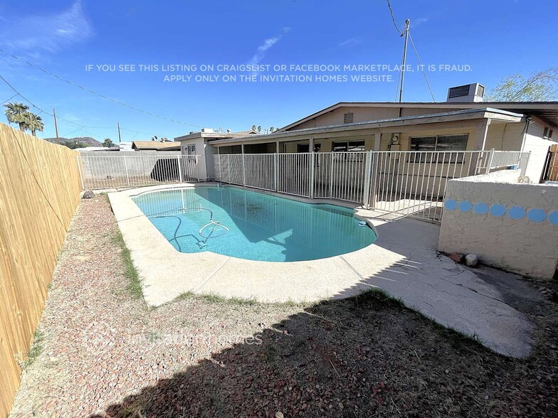 Building Photo - 3416 W Poinsettia Dr