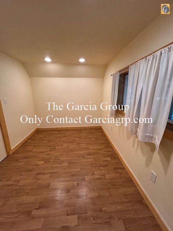 Building Photo - 5804 SE Kellogg Creek Dr