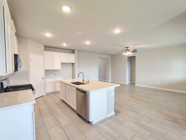 Building Photo - 9822 Willow Crown Ln