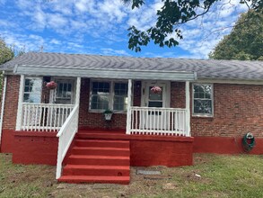 Building Photo - 206 Eugene Rd