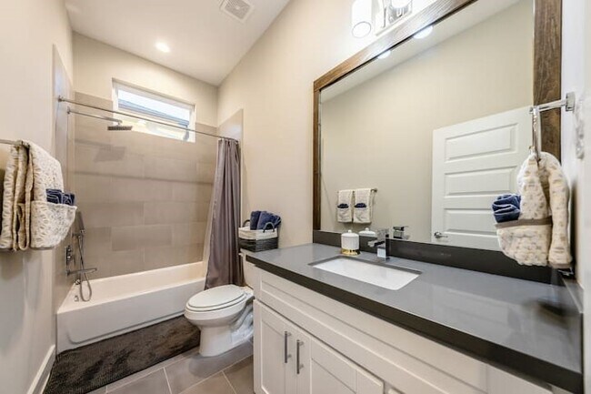 Building Photo - 2604 McIlhenny St