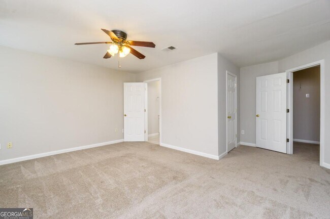 Building Photo - 6710 Timber Cove Pointe