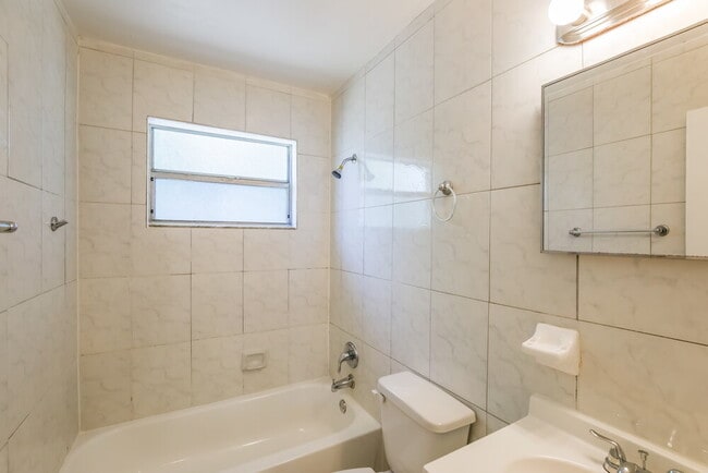 Building Photo - 18940 NW 33rd Pl