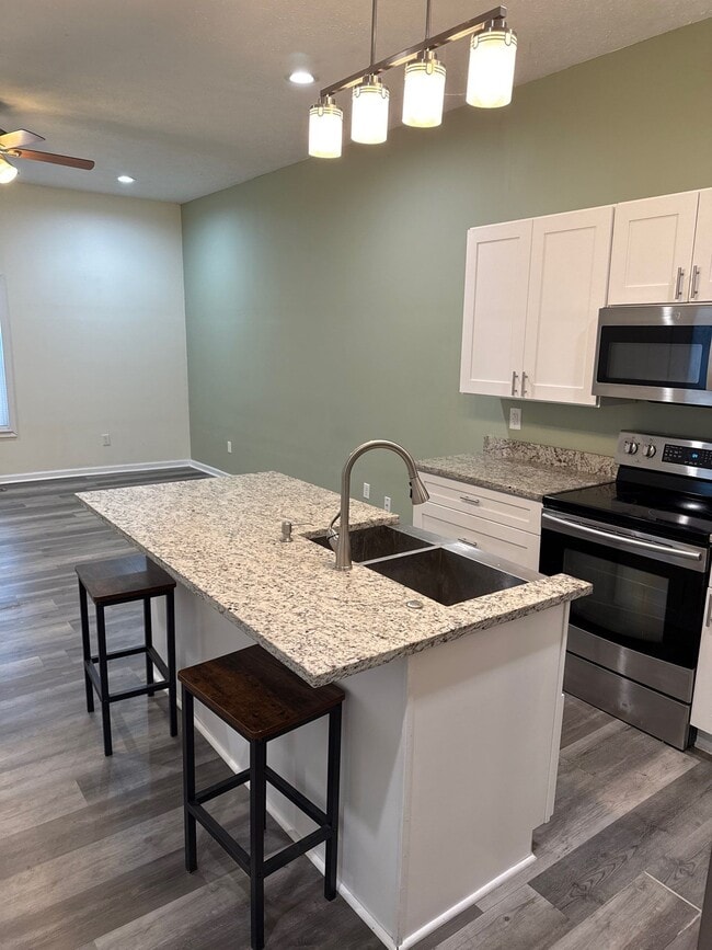 Building Photo - 440 Terrace Ave