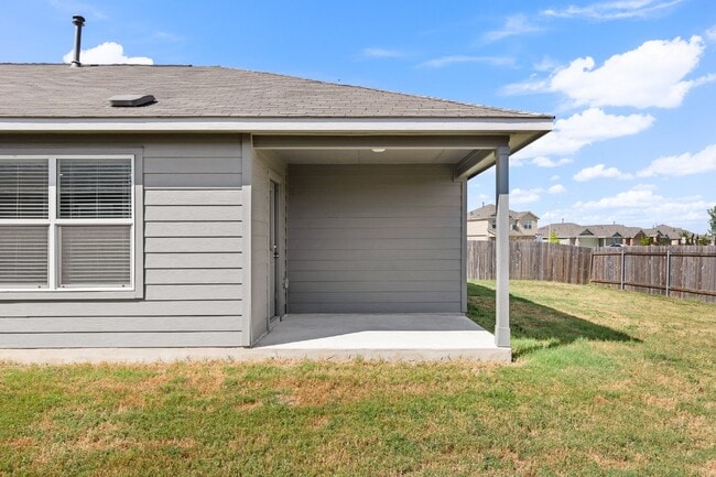 Building Photo - First Month's Rent FREE!