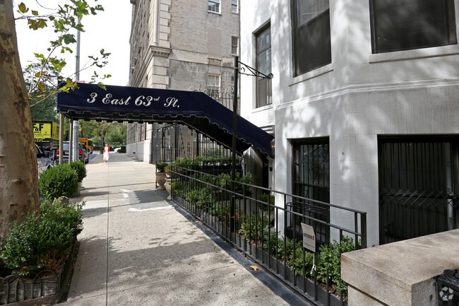Exterior - 3 E 63rd St