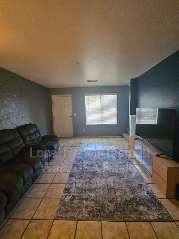 Building Photo - 6315 St Nicholas Cir