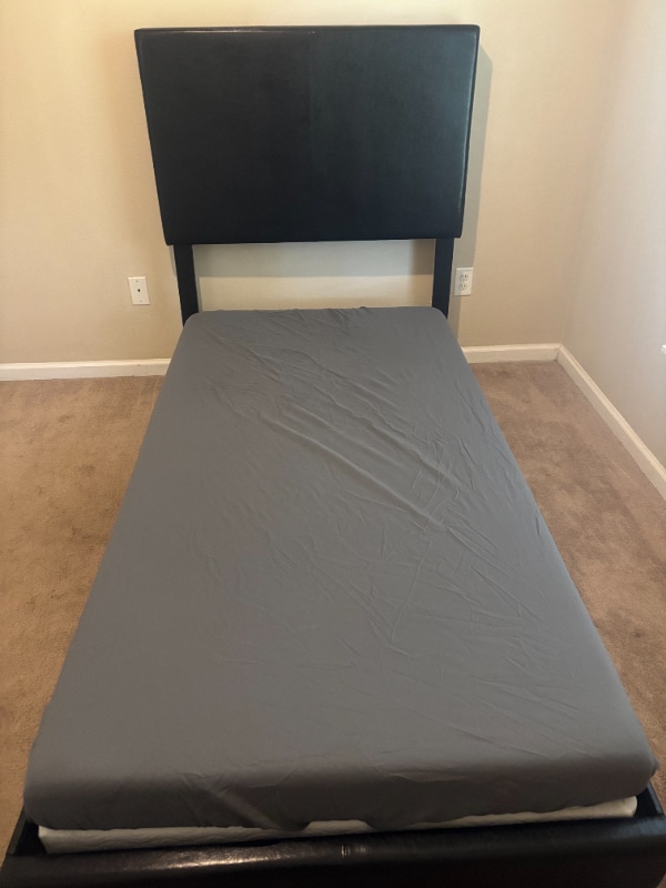 Building Photo - 1 Golden Lake Loop