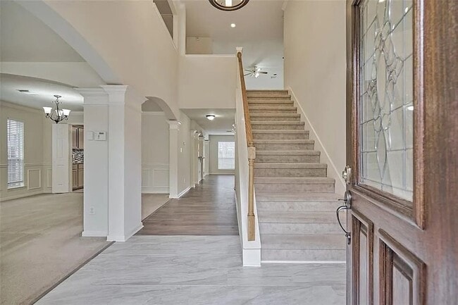 Building Photo - 511 Elm Ridge Dr