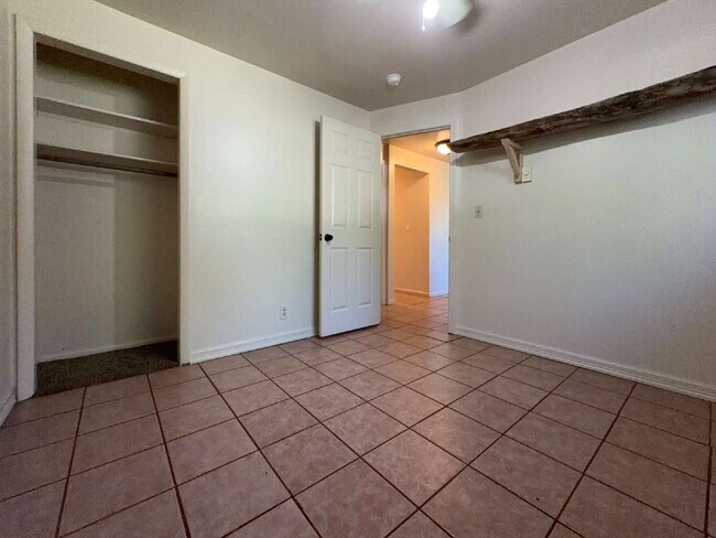 Building Photo - No HOA!