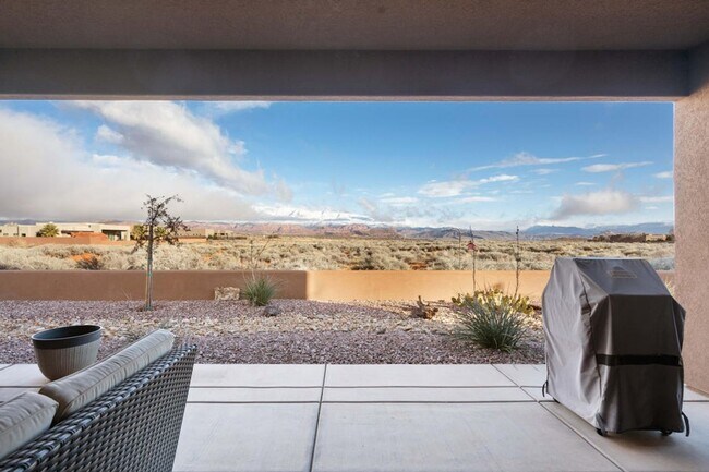 Building Photo - Stunning home with Unobstructed Panoramic Views of Pine Valley Mountain —  6-Month Lease Only